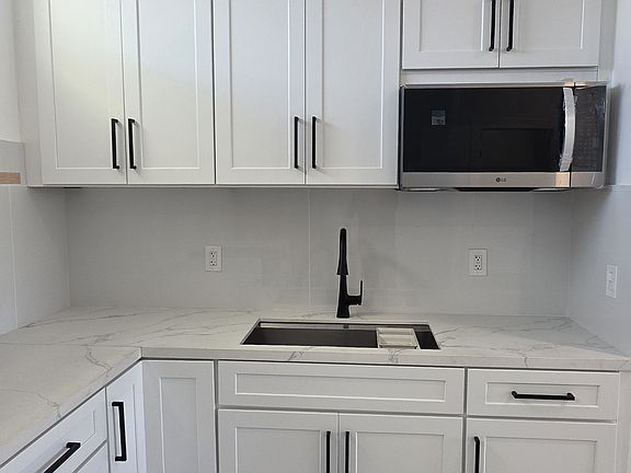 3rd image of 2611 Grove St