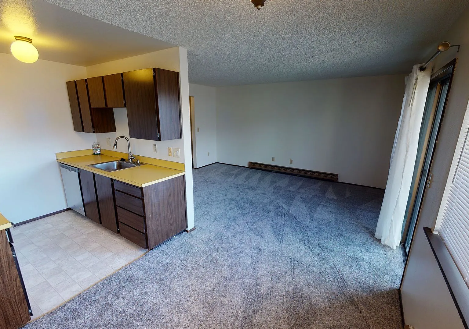 Manette Condo Available for Rent, Utilities & Off-Street Parking Included! Available Now! — Photo 3