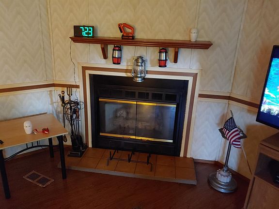 4th image of 176 Mockingbird Ln