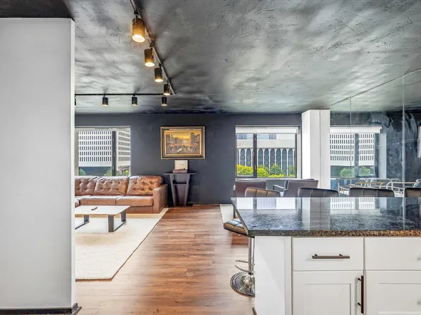 19 S 1st St APT B703, Minneapolis, MN 55401