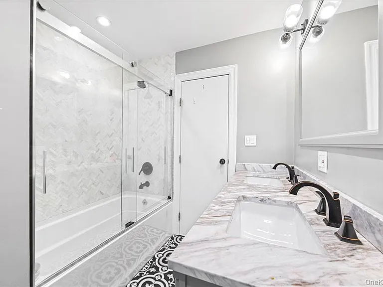 1127 Fordham Ln — Photo 31