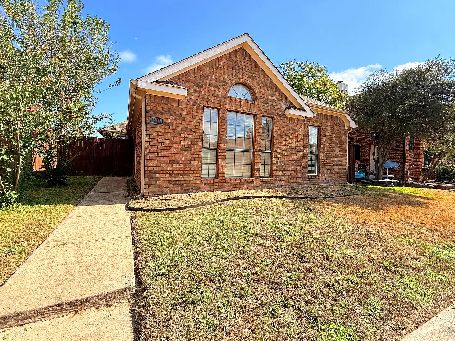 3 bed, 1312 sqft, $1,800 — Photo 2