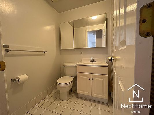 3rd image of 2582 37th St APT 2C