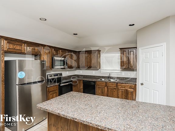 5th image of 614 Quail Hollow Dr