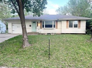 13515 12th St, Grandview, MO 64030
