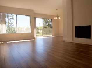 8 Sycamore Ln, Rolling Hills, CA 90274