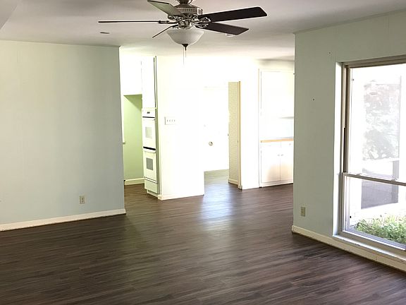 2nd image of 514 Coral Pl