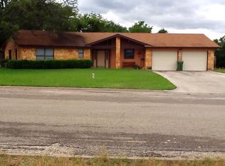 808 S Clear St, San Saba, TX 76877