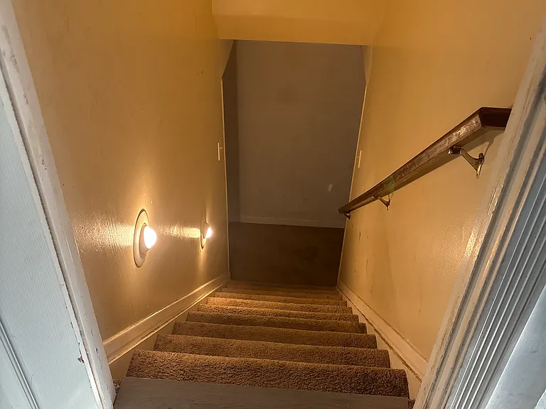 384 Logan Dr — Photo 4