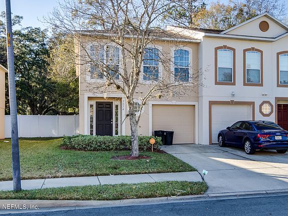 2nd image of 7074 Saint Ives Ct