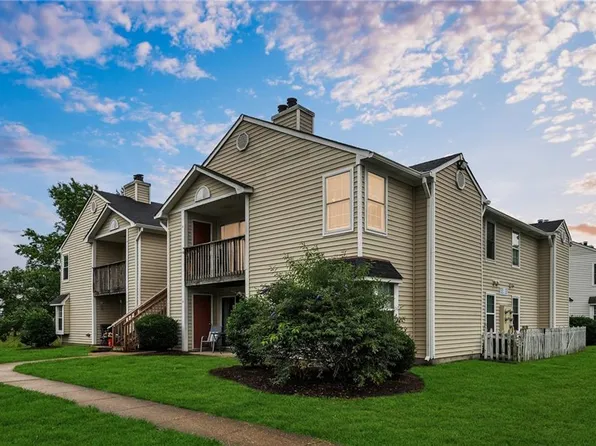 1729 Rock Bridge Mews APT B, Chesapeake, VA 23320