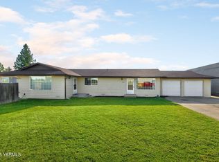 1112 S 38th Ave #A & B, Yakima, WA 98902