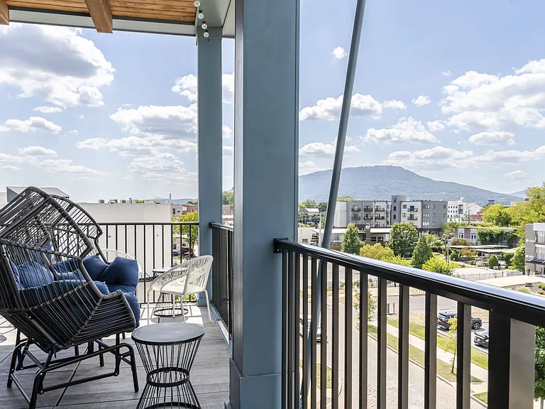 Bluebird Row Apartments — Photo 35