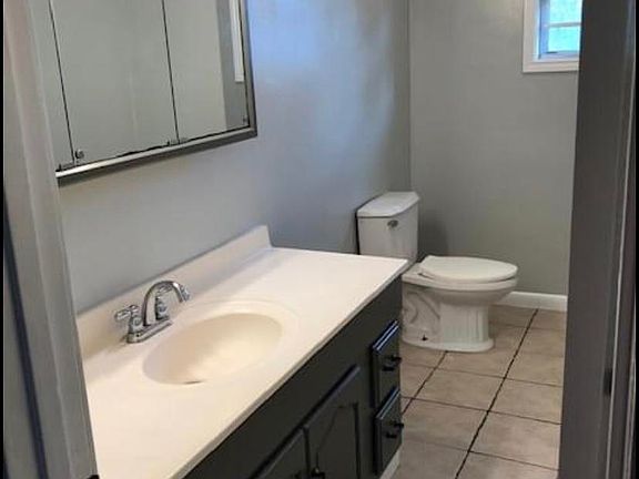 3rd image of 1011 Lester Dr