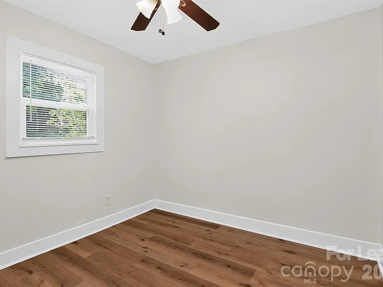 4016 Bearwood Ave — Photo 9