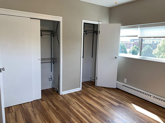 5th image of 22 E 22nd St APT 114