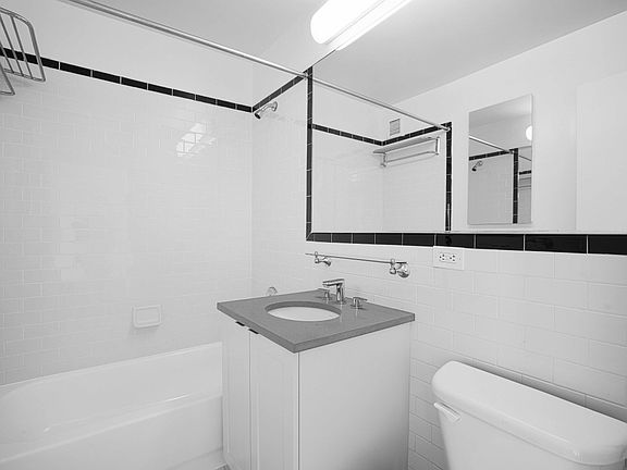 5th image of 420 W 42nd St APT 38A