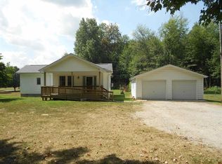 Florence St, Jasonville, IN 47438