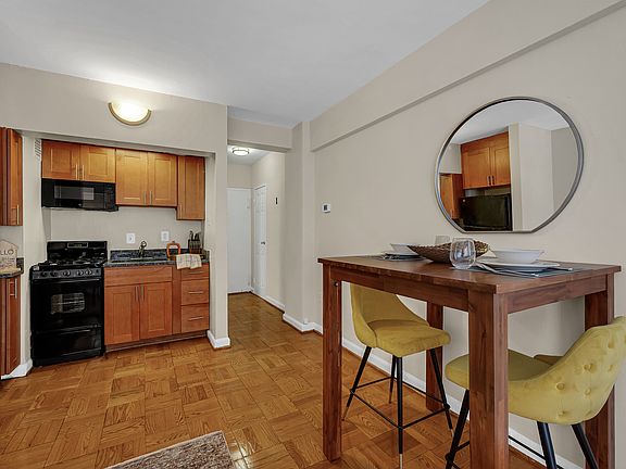 5th image of 3140 Wisconsin Ave NW APT 616