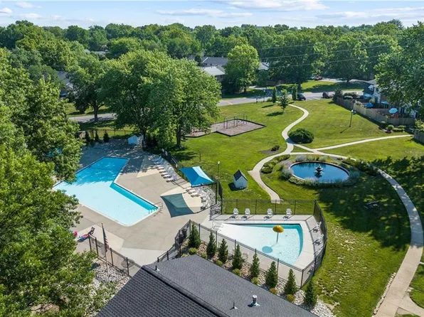 8560 W 85th St, Overland Park, KS 66212