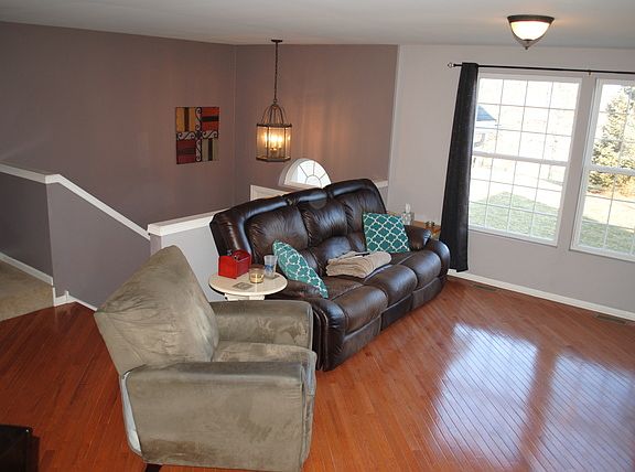 3rd image of 1042 Reserve Dr #1042