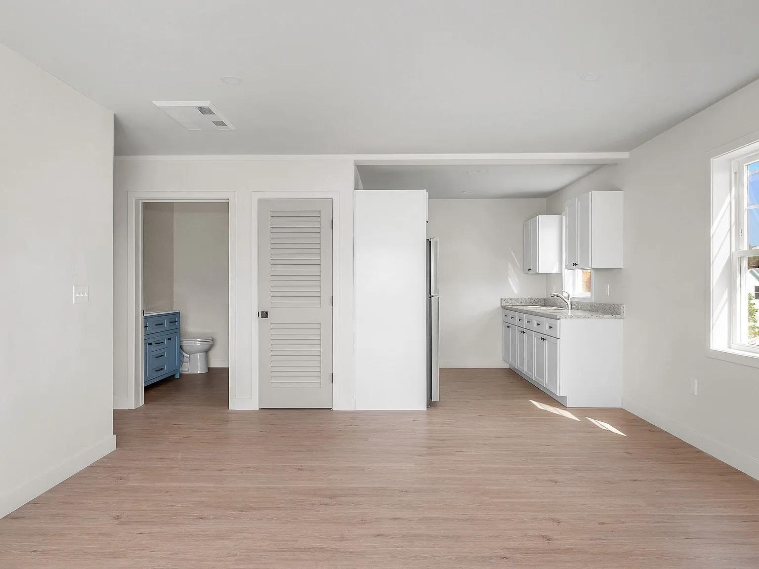 131 Perry St — Photo 4