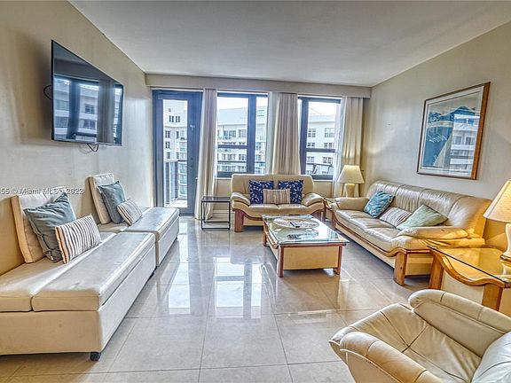3rd image of 5225 Collins Ave APT 1615