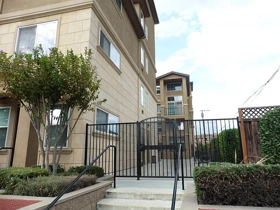 88 N Jackson Ave #203 — Photo 9
