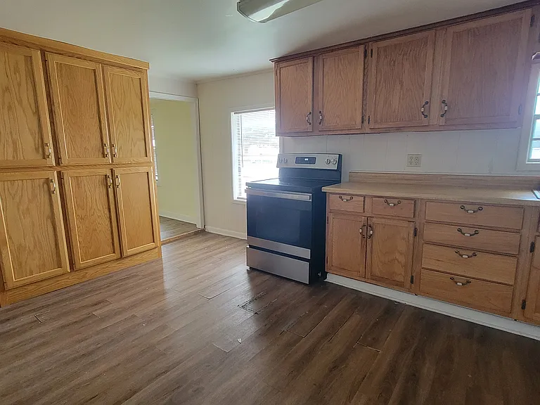 1024 Park Ave — Photo 19