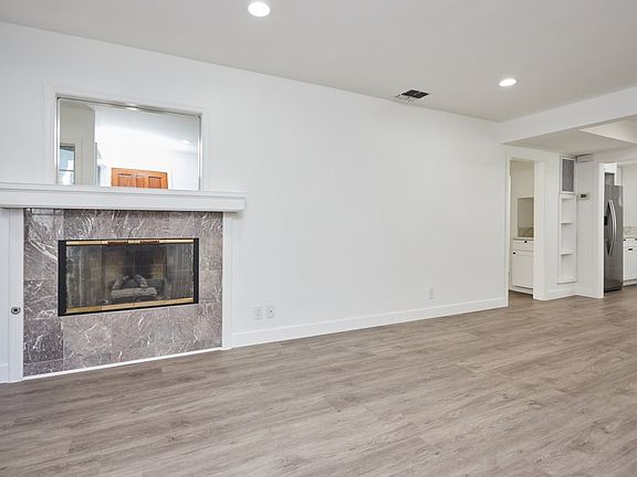 2nd image of 381 Waldo Ave #1