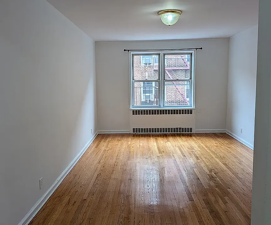 41-15 44th St #2R
