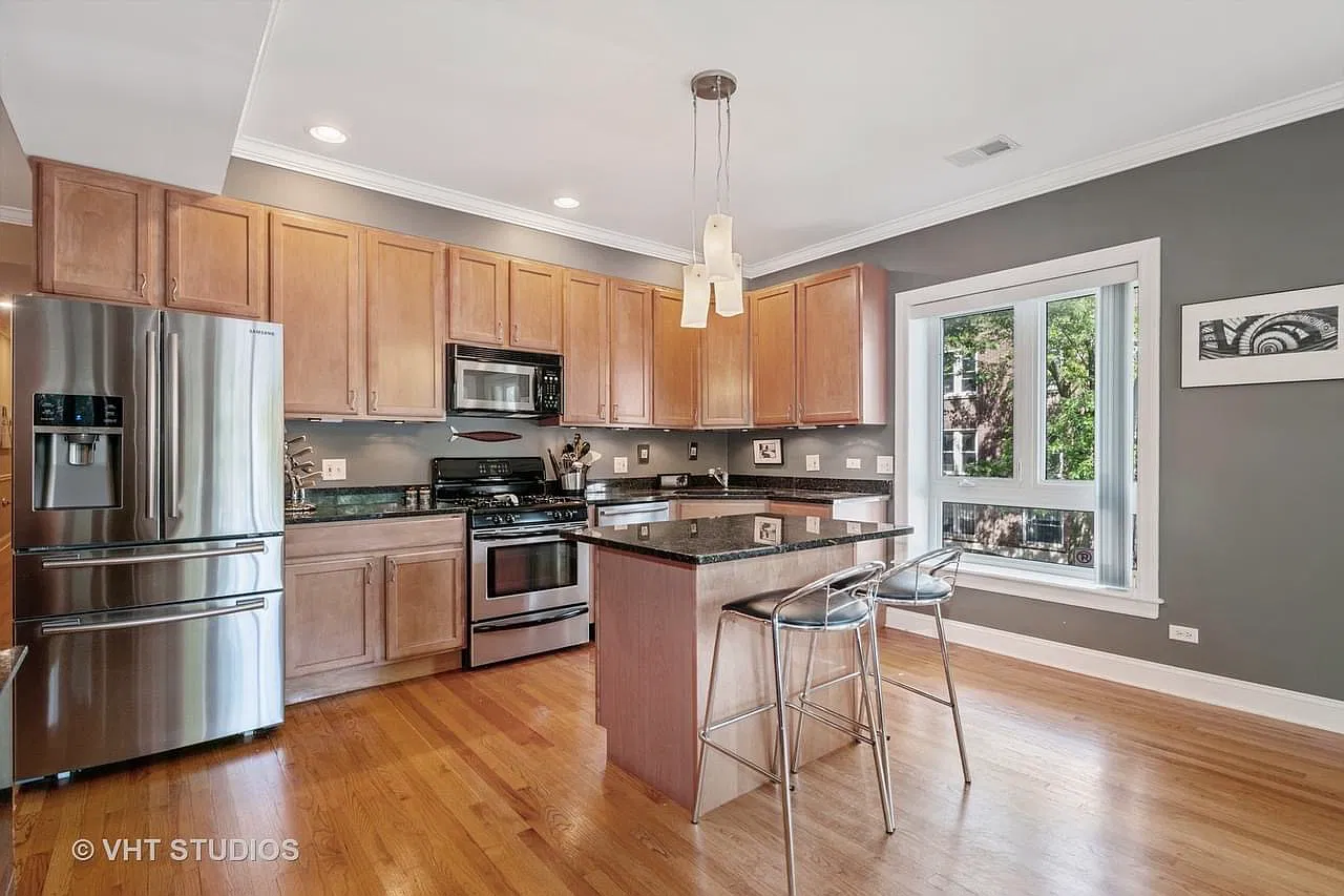3 bed, 1800 sqft, $3,200 — Photo 3