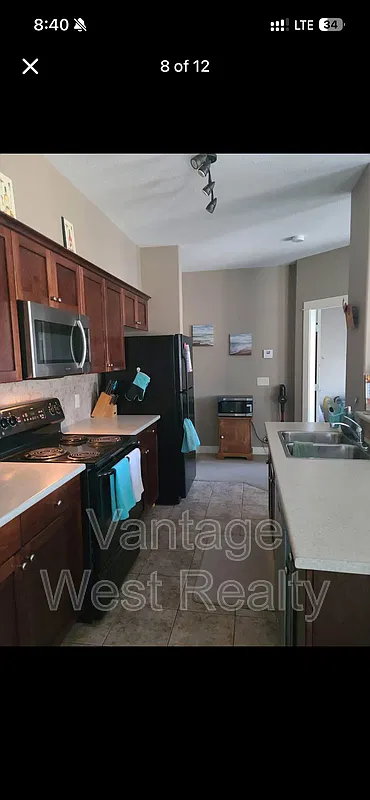 2 bed, 2.0 bath, 976 sqft, $2,050 — Photo 2