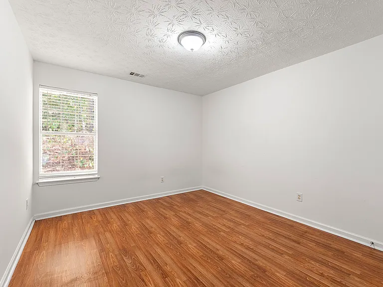 1450 Wilkes Crest Dr — Photo 16