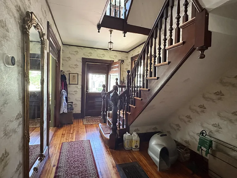 342 Main St — Photo 29