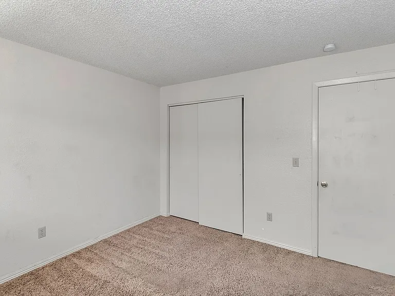 125 Franklin Ave #412 — Photo 2