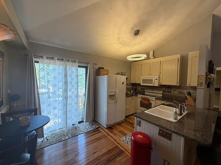 3640 Mill Run — Photo 6