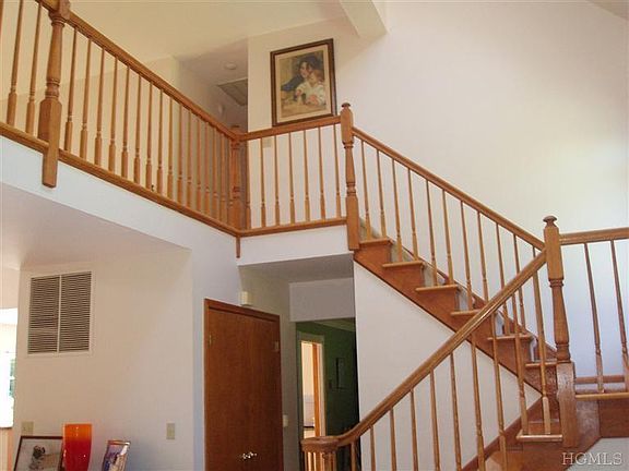 5th image of 7 Stonewall Dr
