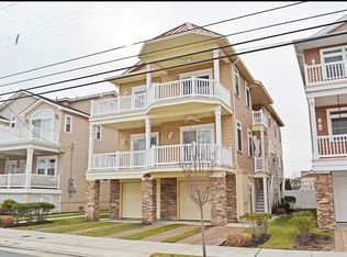 16 N Decatur Ave, Margate, NJ 08402