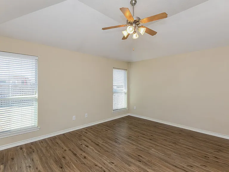 3912 Big Thicket Dr — Photo 9