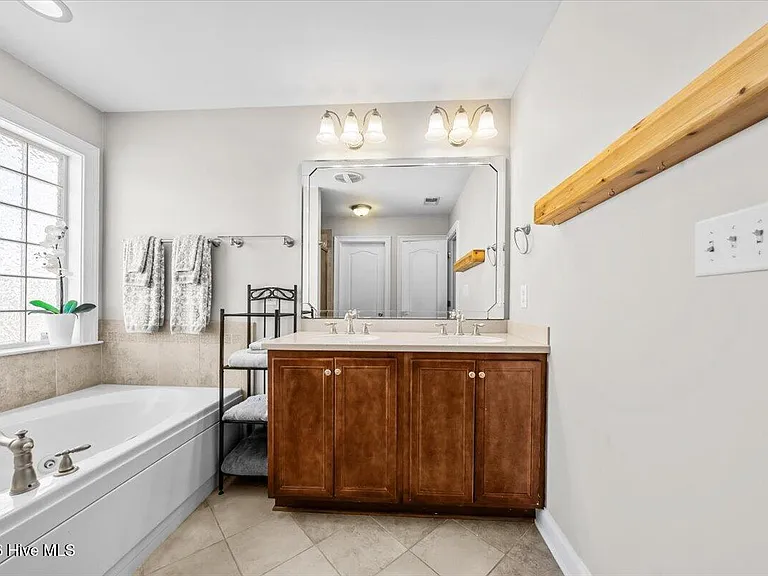 2708 Plum Ridge Rd — Photo 17
