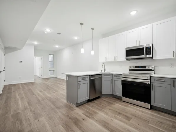 2105 N Fairhill St #2, Philadelphia, PA 19122