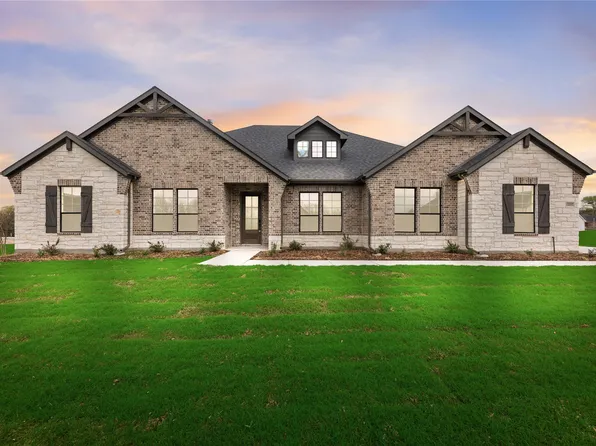 1055 Julian Dr, Van Alstyne, TX 75495