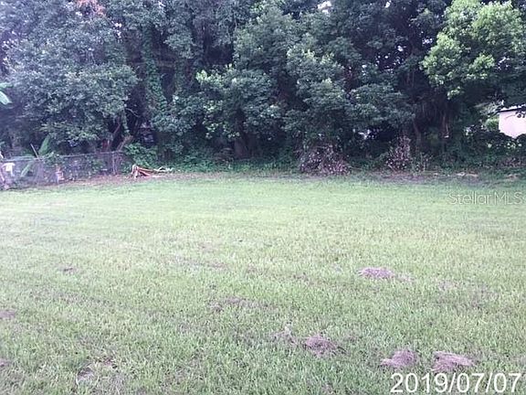 3rd image of 212 W Buchanon Ave