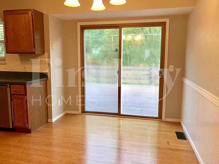 1037 Pegasus Cir — Photo 12