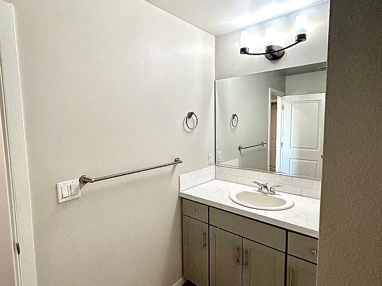 5321 Remington Dr — Photo 13