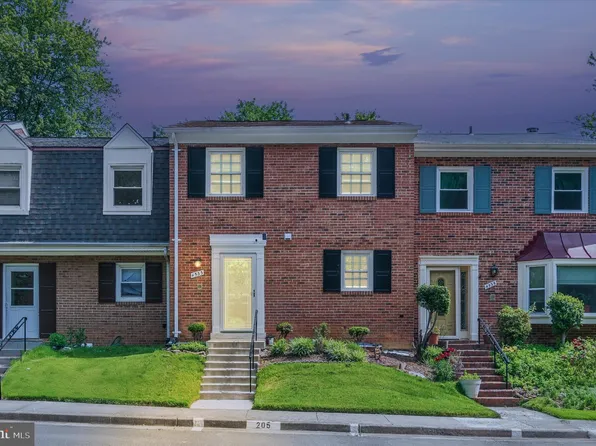 4533 Casablanca Ct, Annandale, VA 22003