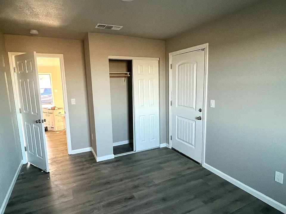 Bed room 1