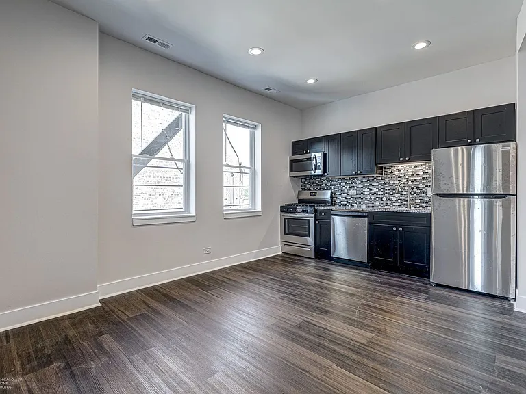 4330 Pulaski — Photo 3