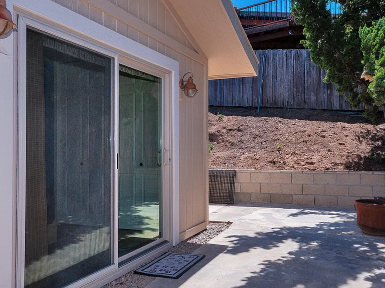 1527 Calavo Dr — Photo 22